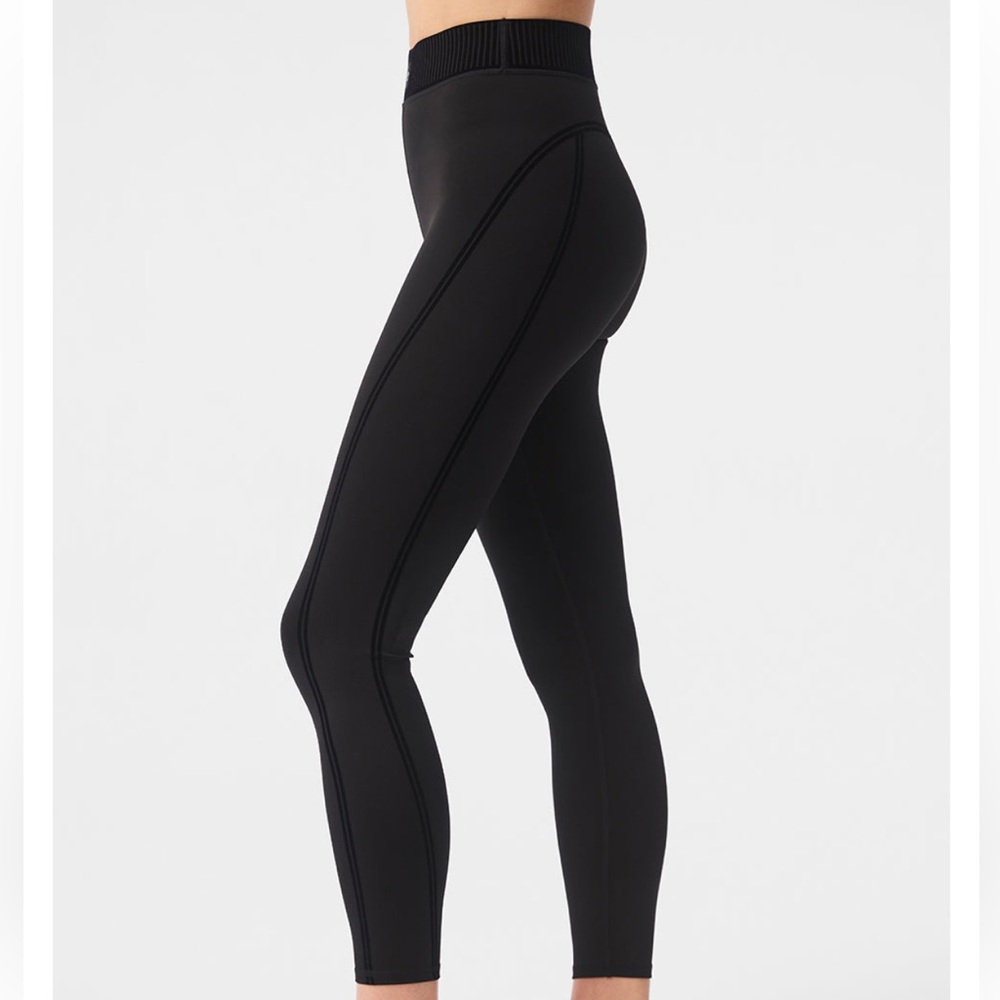 Alo Airlift Line Up 7/8 Leggings- M - Black - worn once